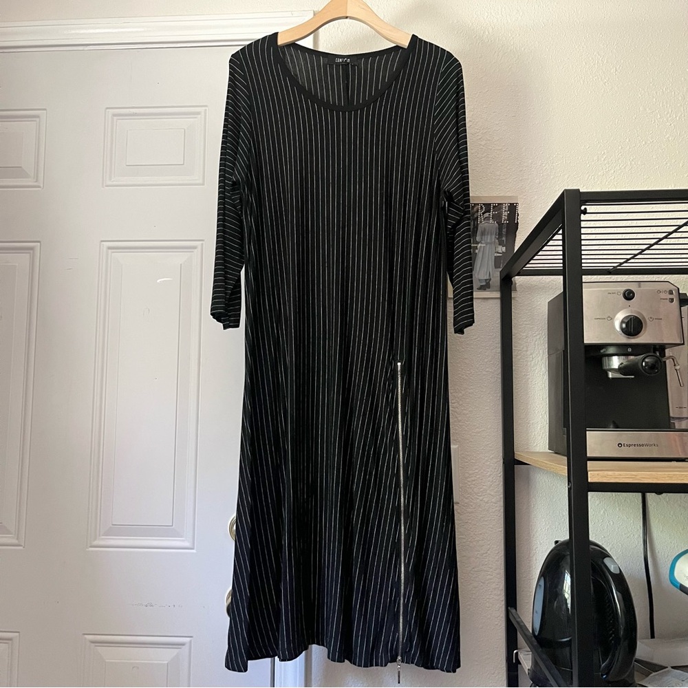 COMFY USA black and white pin stripe knit lagenlook long sleeve midi dress